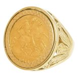 A 1911 fine gold half sovereign ring