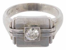 A Continental single stone diamond set gentleman's panel ring