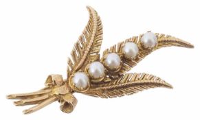 A 9ct gold and cultured pearl brooch in the form of a fern