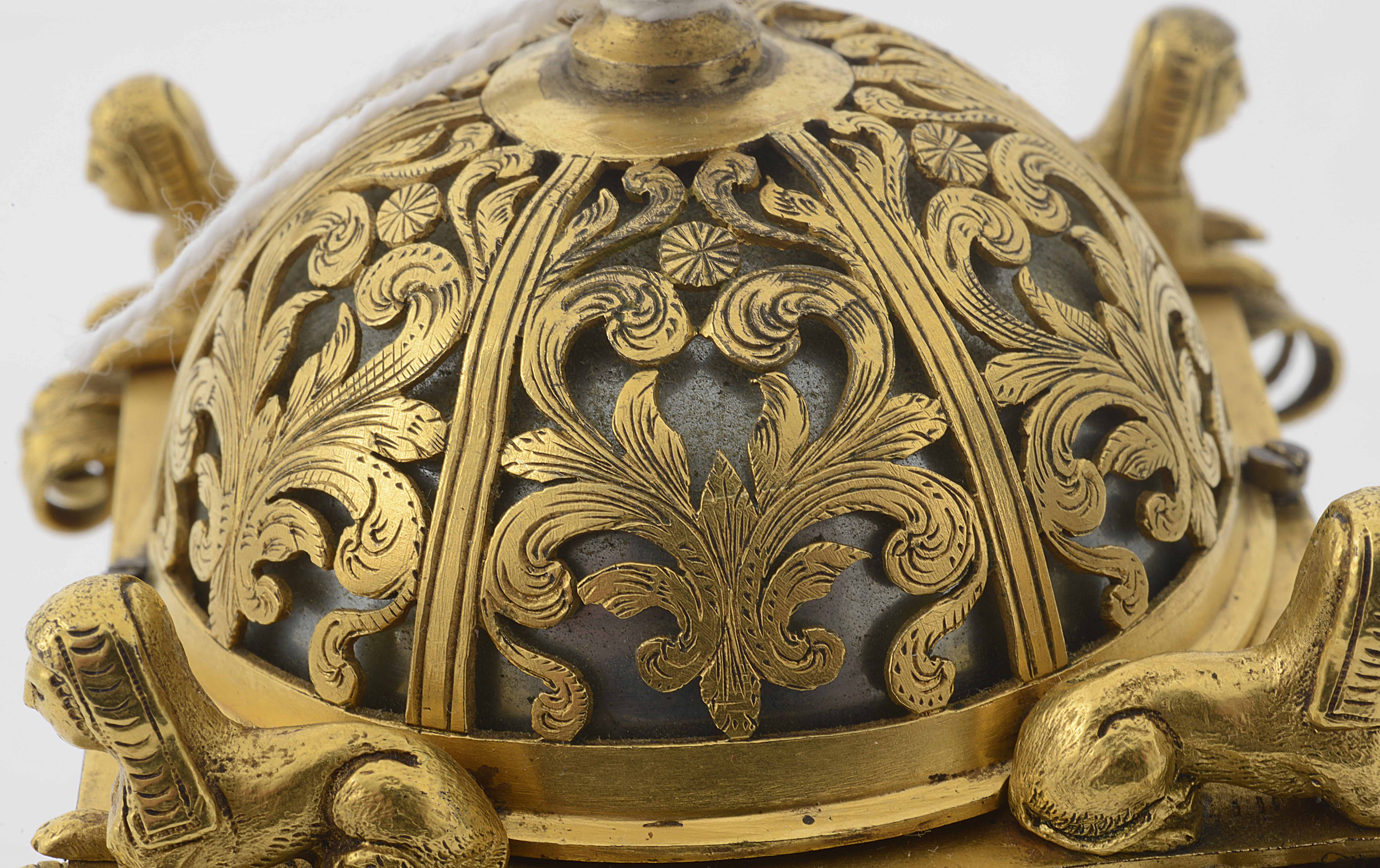 A Victorian small gilt brass Renaissance style clock - Image 5 of 15