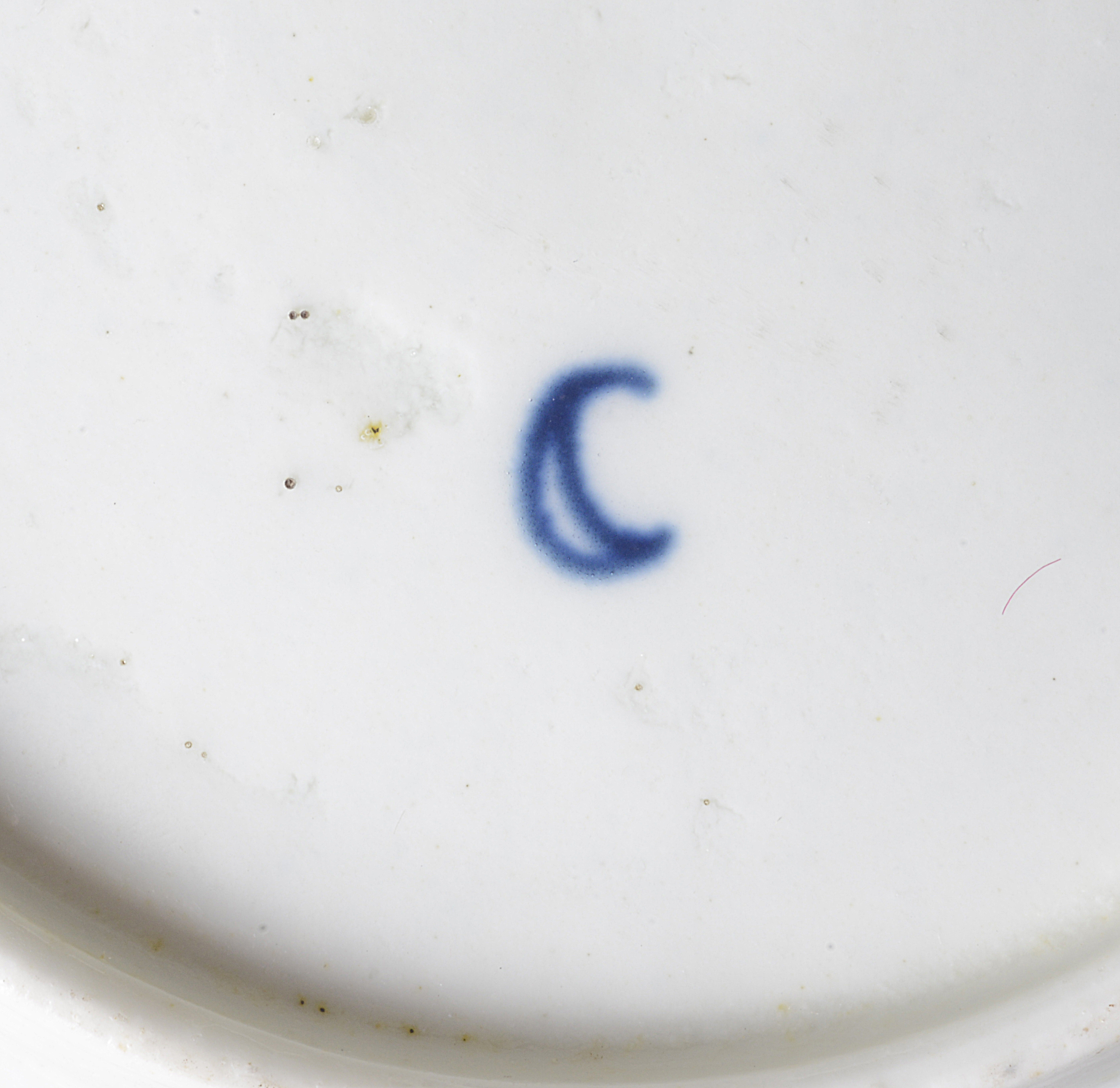 Worcester blue and white porcelain tea bowls with saucers; others - Image 2 of 2