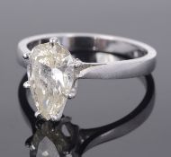 Continental single stone pear shaped diamond set ring, c1.10 carats