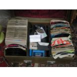 VINTAGE SUITCASE CONTAINING VARIOUS SINGLES AND CASSETTE TAPES