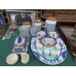 SUNDRY CERAMICS AND GLASS INCLUDING BELLEEK AND HORNSEA, ETC.