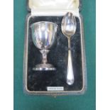 CASED HALLMARKED SILVER EGG CUP & SPOON SET