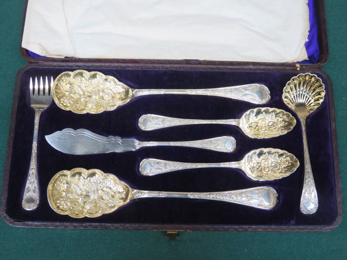 CASED SILVER PLATED FLATWARE SET