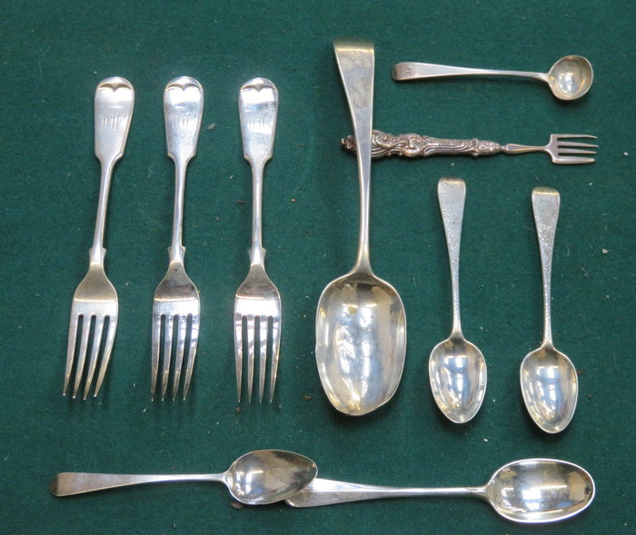 COLLECTION OF VARIOUS SILVER FLATWARE