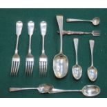 COLLECTION OF VARIOUS SILVER FLATWARE