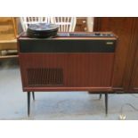 1970s STYLE COSSOR SLIMLINE RADIOGRAM (WITH INSTRUCTIONS) AND VARIOUS 78 RECORDS