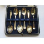 CASED SET OF SIX HALLMARKED SILVER TEASPOONS