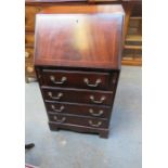 REPRODUCTION FALL FRONT BUREAU