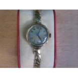 9ct GOLD LADIES WRIST WATCH ON EXPANDABLE STRAP