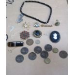 MIXED LOT OF COSTUME JEWELLERY, COINAGE ETC.
