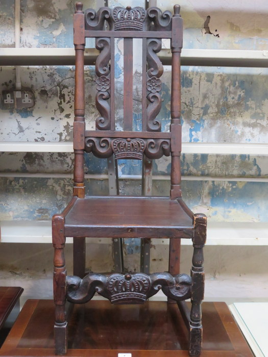 CARVED ANTIQUE OAK HIGH BACK SINGLE HALL CHAIR