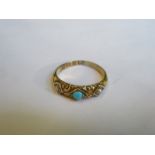 18ct GOLD RING SET WITH TURQUOISE COLOURED STONE AND PEARL TYPE STONE