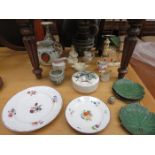 MIXED LOT INCLUDING HANDPAINTED CHINESE CERAMIC VASE (RESTORED),