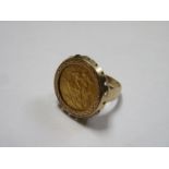 1913 GOLD HALF SOVEREIGN WITHIN 9ct GOLD RING SETTING