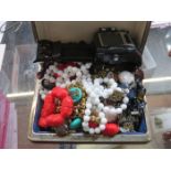 MIXED LOT OF COSTUME JEWELLERY AND WRISTWATCH
