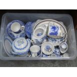 BOX CONTAINING VARIOUS BLUE AND WHITE CHINA AND CERAMICS