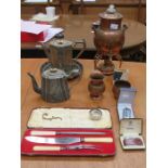 SUNDRY LOT INCLUDING COPPER PERCOLATOR (AT FAULT), PLATEDWARE,