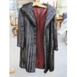 LADIES VINTAGE DARK MINK FUR COAT