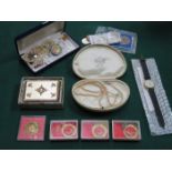 SUNDRY LOT INCLUDING COMPACT, CASED CLOCK MIXED JEWELLERY,