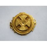 UNHALLMARKED VICTORIAN YELLOW METAL MOURNING BROOCH