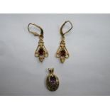 PAIR OF 9ct GOLD EARRINGS, 9ct GOLD PENDANT, ETC.