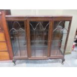 BREAKFRONT MAHOGANY THREE DOOR DISPLAY CABINET