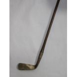 HALLMARKED SILVER MINIATURE GOLF CLUB BY ELKINGTON & CO,