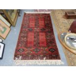 DECORATIVE MIDDLE EASTERN STYLE FLOOR RUG