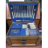 OAK CASED CANTEEN OF SILVER PLATED CUTLERY
