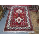 DECORATIVE MIDDLE EASTERN STYLE FLOOR RUG
