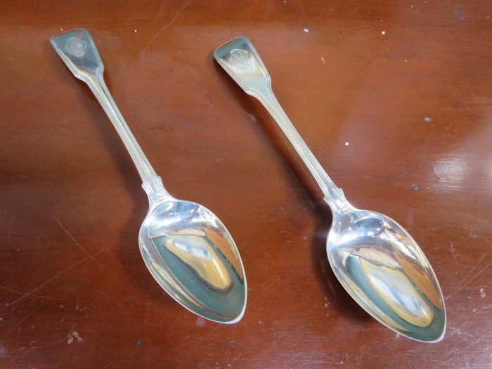 PAIR OF GEORGIAN HALLMARKED SILVER SPOONS,