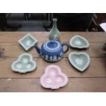 SEVEN PIECES OF WEDGWOOD JASPERWARE