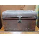 METAL TRAVEL TRUNK