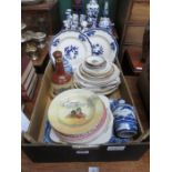 SUNDRY LOT OF CERAMICS INCLUDING WADE BELLS DECANTER,