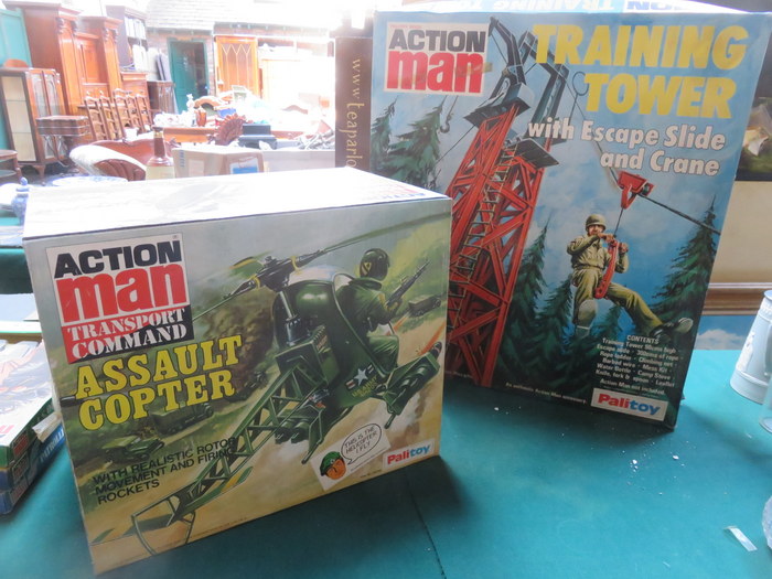 BOXED ACTION MAN ASSAULT COPTER & TRAINING TOWER