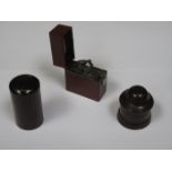 EDWARDIAN/VICTORIAN TRAVELLING INKWELL AND TWO TURNED TREEN TRAVELLING INKWELLS