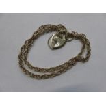 9cT GOLD DOUBLE BRACELET WITH HEART FORM CLASP