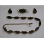 9ct GOLD TIGER'S EYE MOUNTED COSTUME NECKLACE PLUS MATCHING BROOCH AND EARRINGS