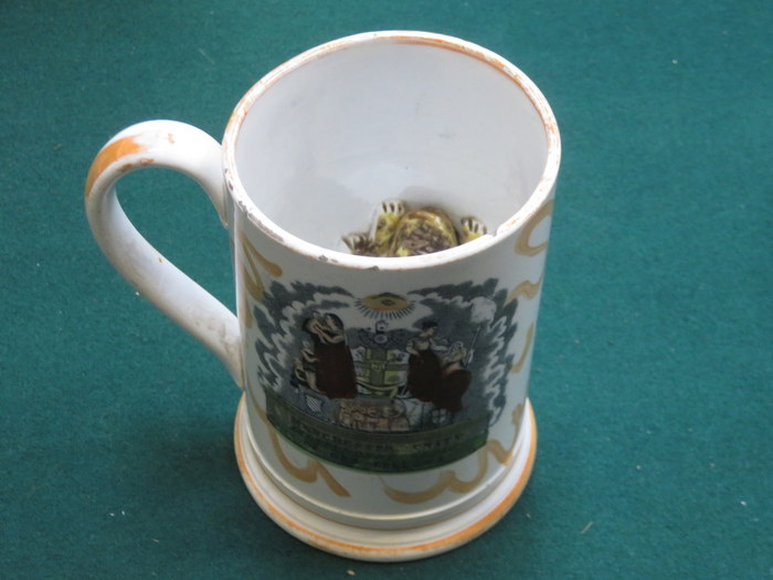 18th/19th CENTURY HANDPAINTED AND TRANSFER DECORATED SURPRISE TANKARD,