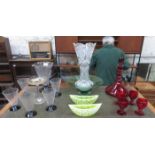 MIXED LOT OF VARIOUS COLOURED GLASSWARE