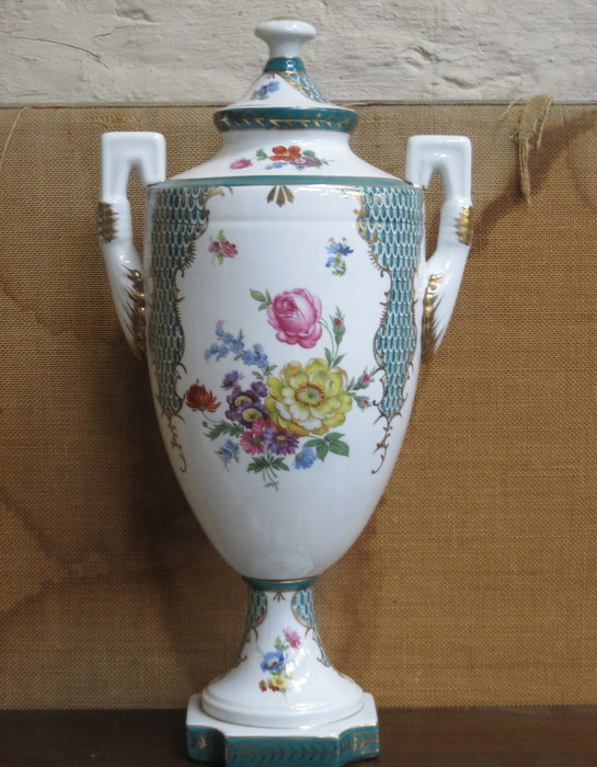 CONTINENTAL STYLE TWO HANDLED CERAMIC URN WITH COVER,