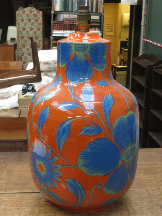 1970s ITALIAN GLAZED POTTERY TABLE LAMP WITH HANDPAINTED AND GLAZED FLOWERS,