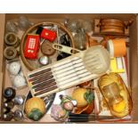 A box of mixed vintage kitchenalia.