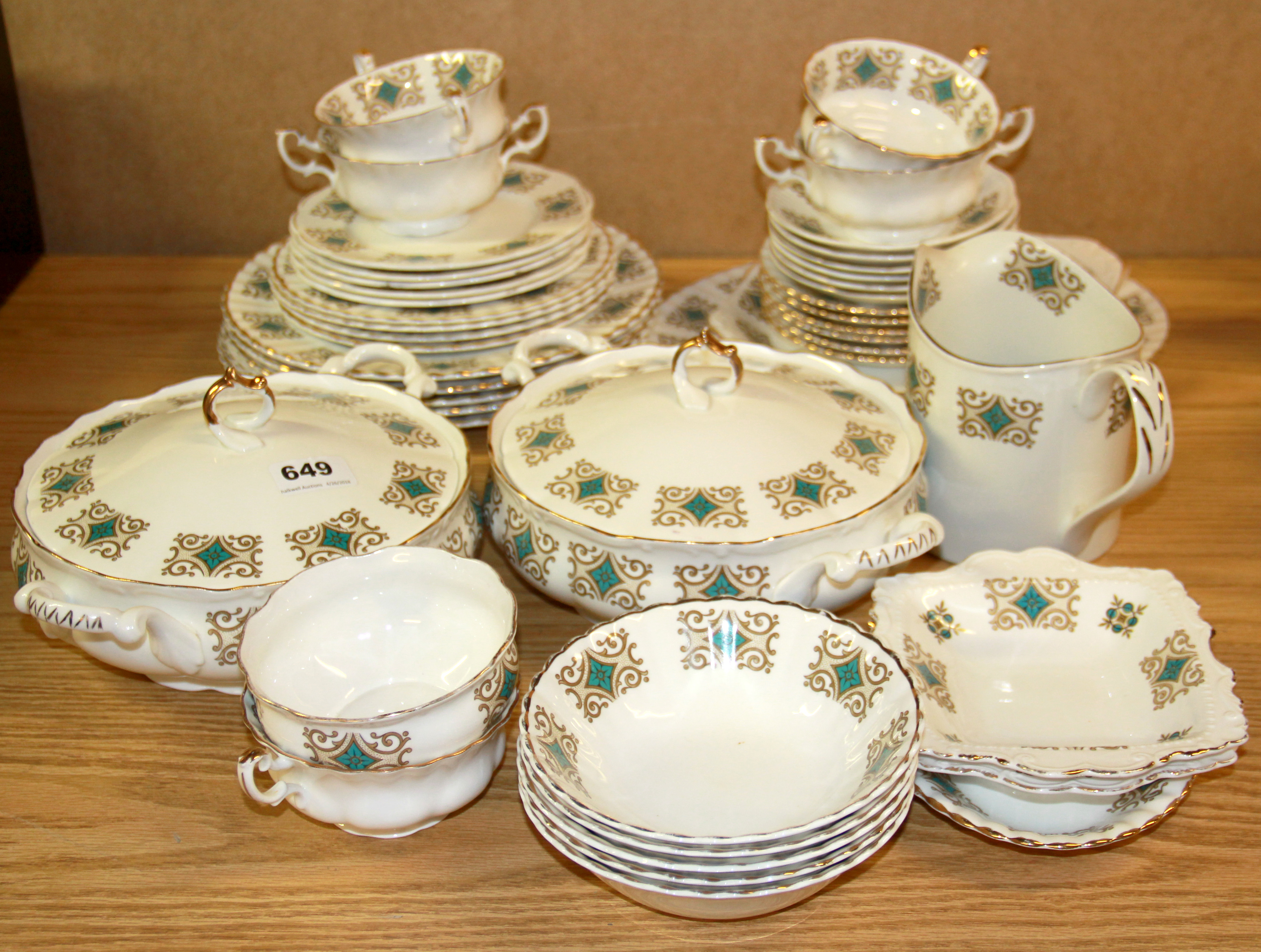 A Johnson Brothers bone china part dinner service.