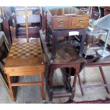 An early 20th century oak drop leaf gateleg occasional table,