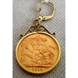 A 1914 gold sovereign in decorative pendant mount.