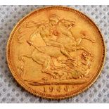 A 1900 gold sovereign.